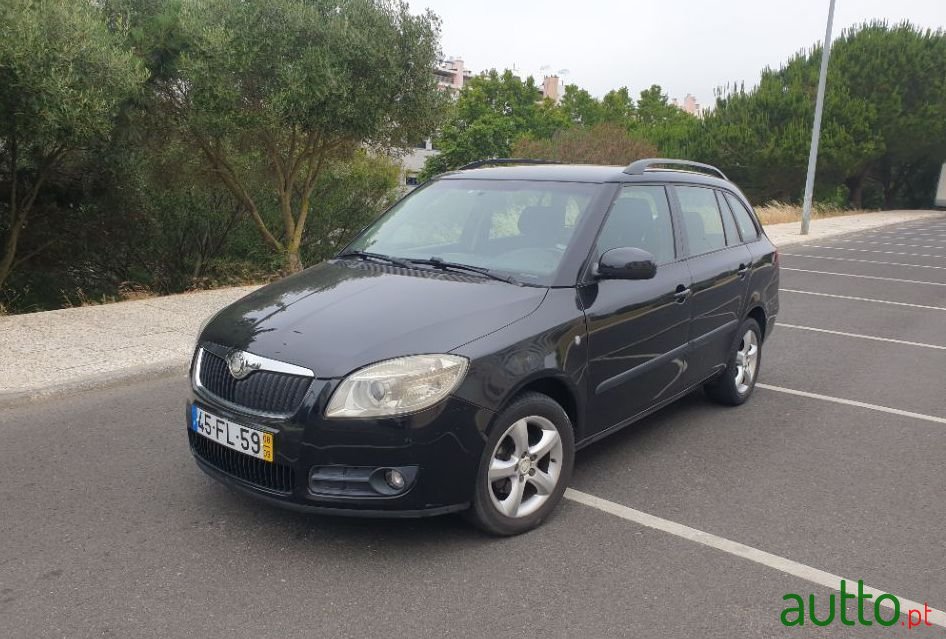2008' Skoda Fabia Break photo #1