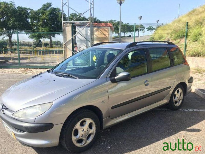 2002' Peugeot 206 Sw photo #1