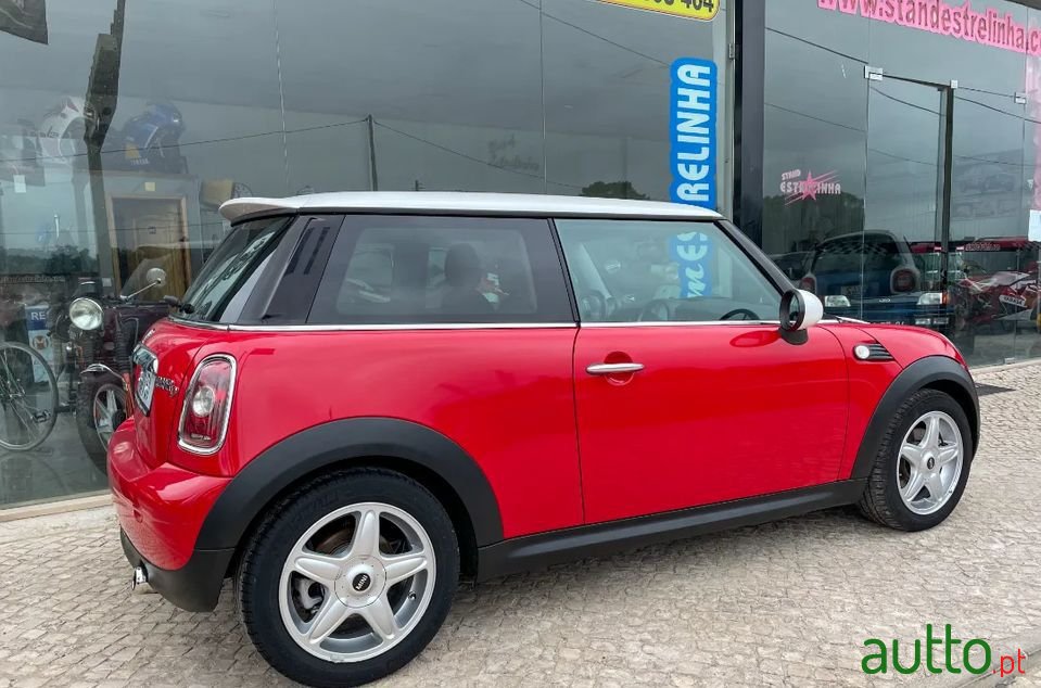 2010' MINI Cooper photo #3