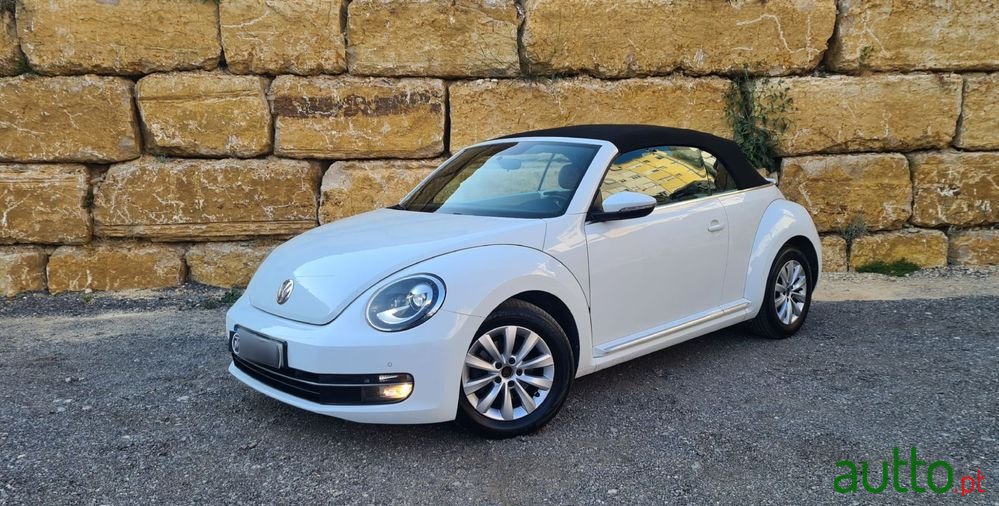 2014' Volkswagen New Beetle photo #4