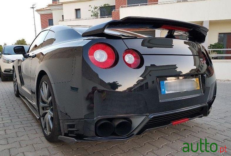 2011' Nissan GT-R photo #3