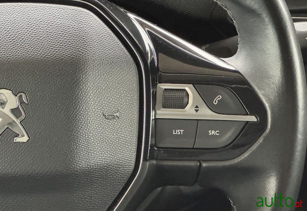 2019' Peugeot 3008 photo #5