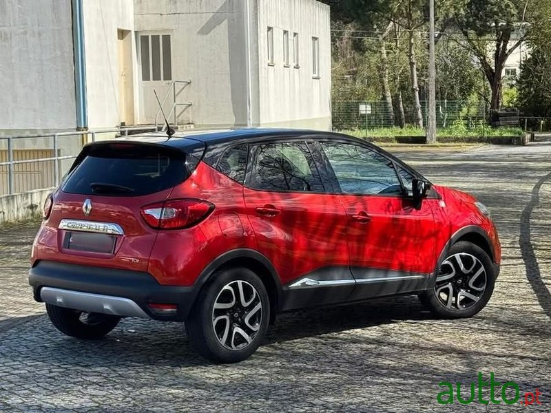 2015' Renault Captur photo #2