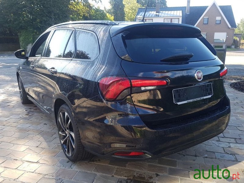 2019' Fiat Tipo Station Wagon photo #4