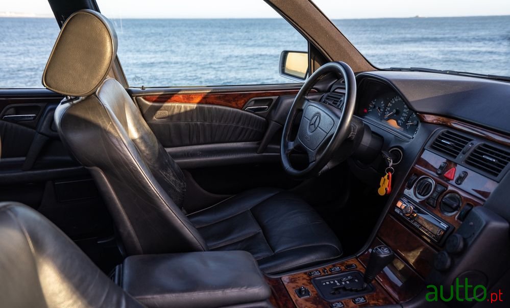 1998' Mercedes-Benz E 300 Td Classic photo #5