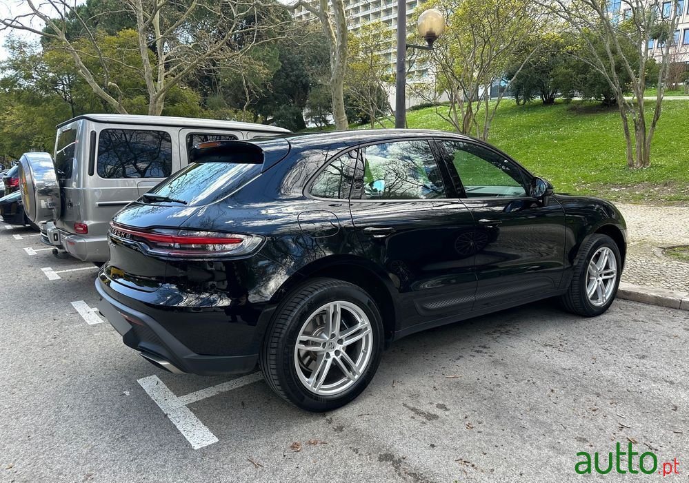 2022' Porsche Macan Standard photo #6