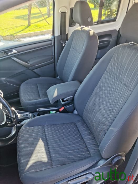 2015' Volkswagen Caddy photo #2