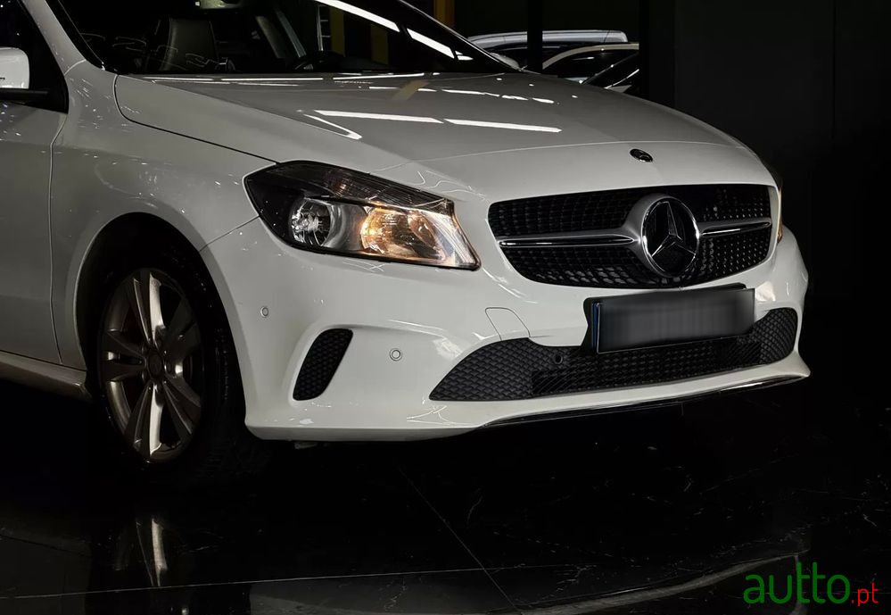 2016' Mercedes-Benz Classe A D Urban photo #3