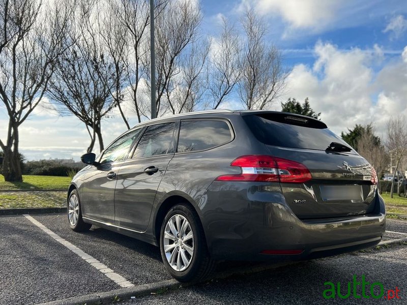 2019' Peugeot 308 Sw photo #2