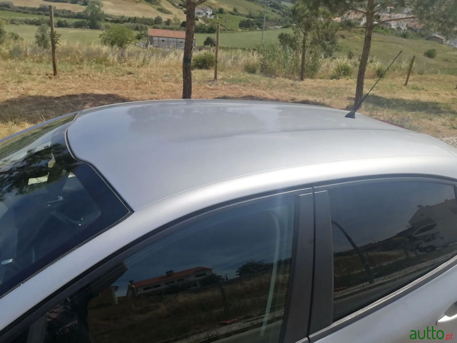 2012' Peugeot 208 photo #6