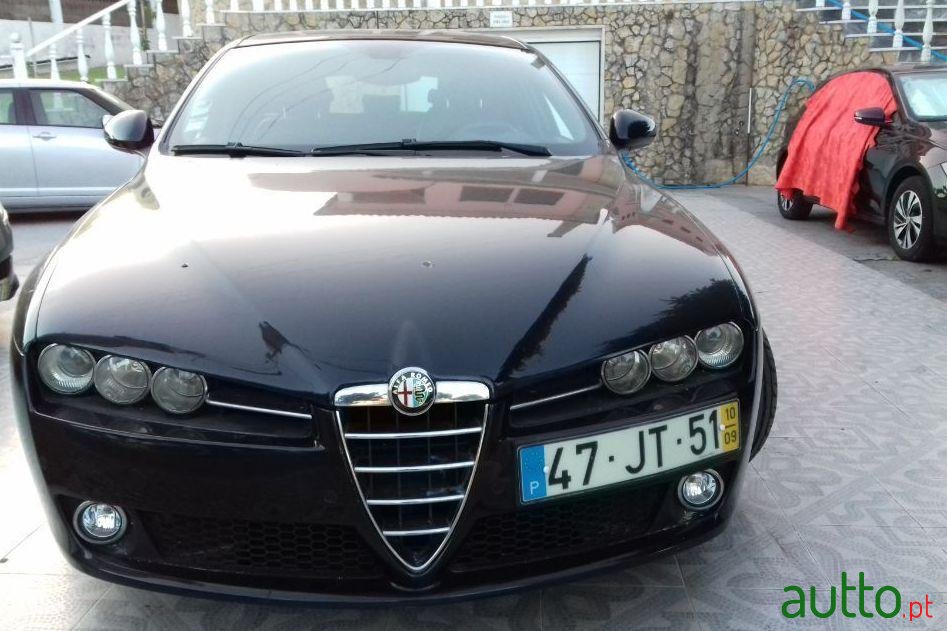 2010' Alfa Romeo 159 Sportwagon photo #5