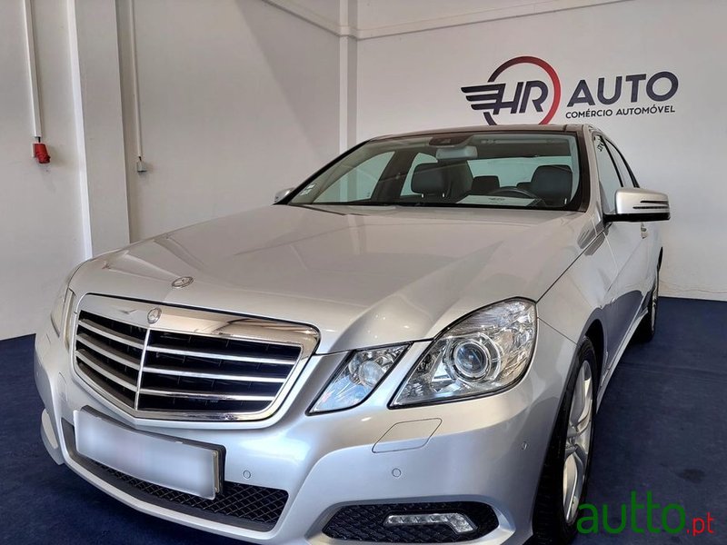 2010' Mercedes-Benz Classe E photo #5