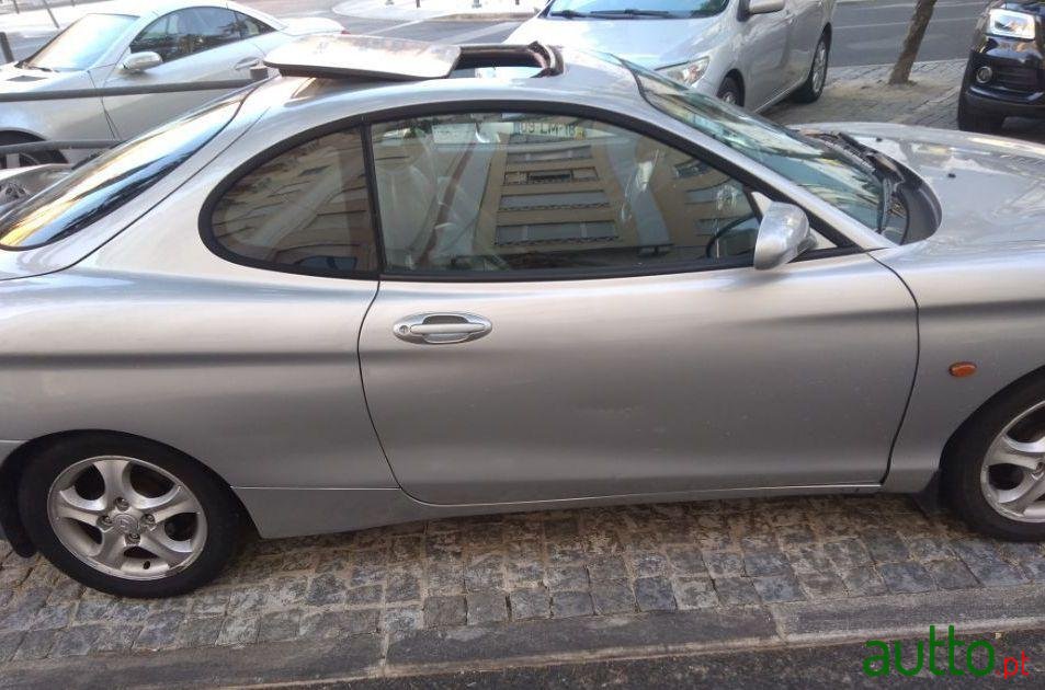 2000' Hyundai Coupe Rd photo #3