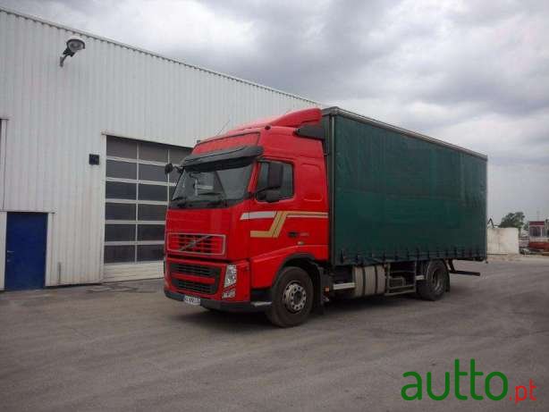 2010' Volvo photo #1