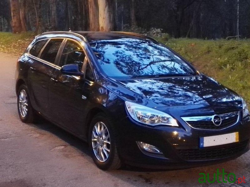 2012' Opel Astra 1.3 Cdti photo #1