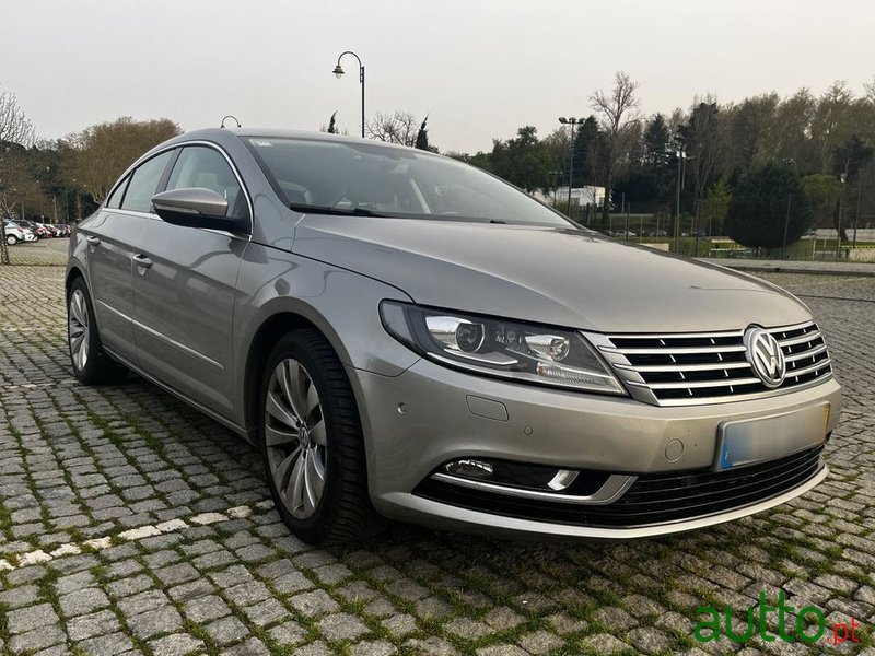 2017' Volkswagen 2.0 Tdi Bluemotion photo #2