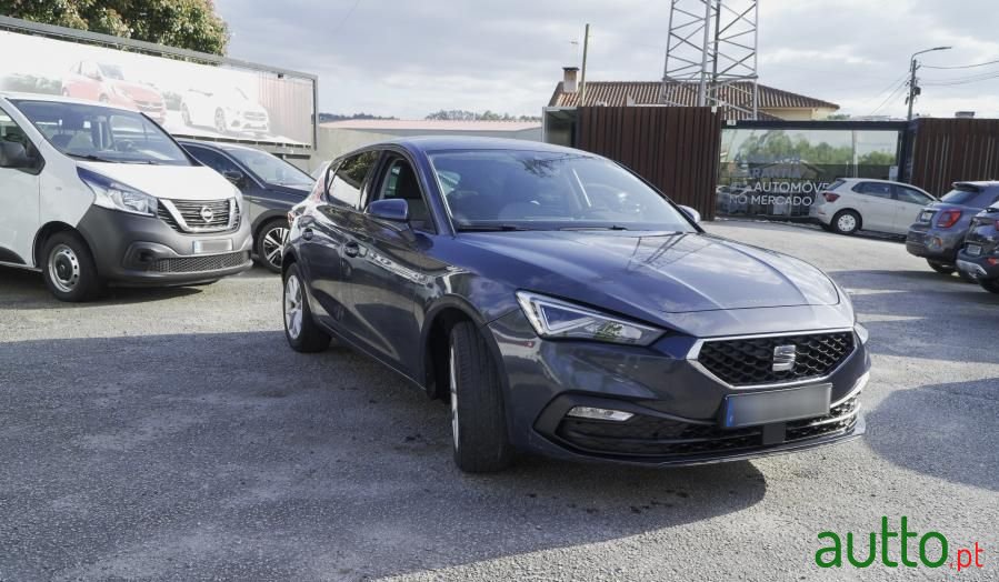 2021' SEAT Leon photo #2