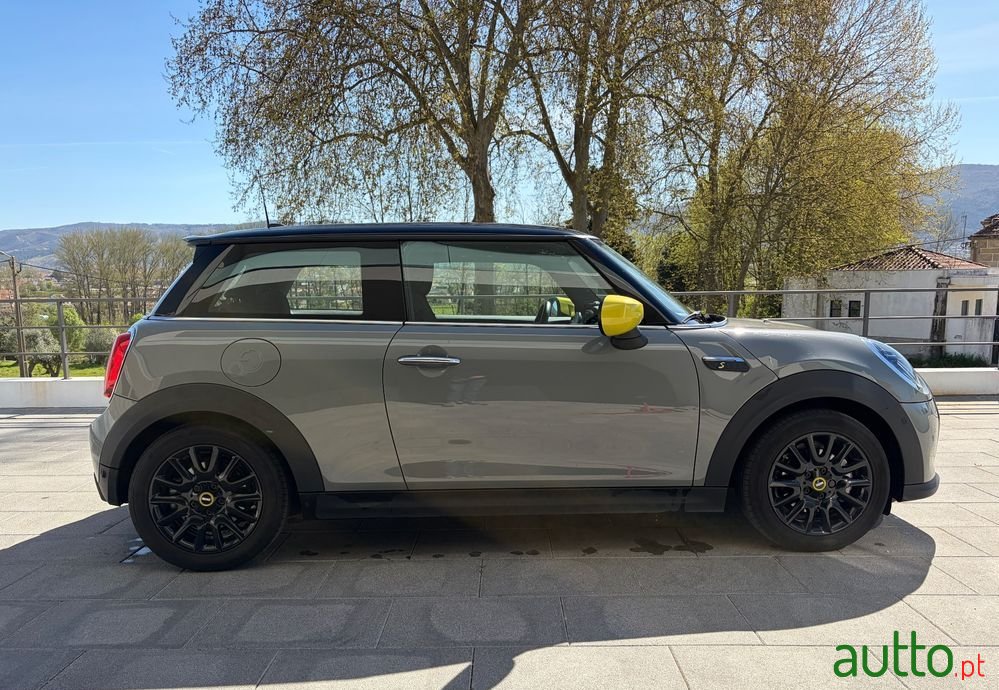 2022' MINI Coupé photo #6