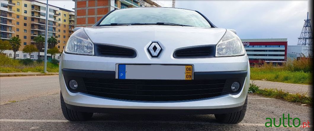 2006' Renault Clio photo #3