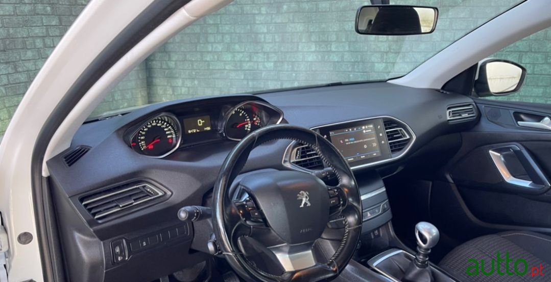 2018' Peugeot 308 photo #5