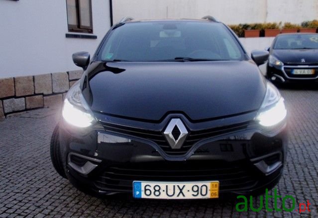 2018' Renault Clio Sport Tourer photo #2