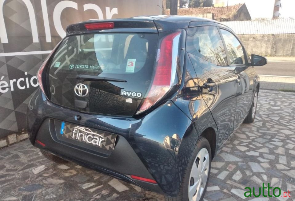 2015' Toyota Aygo photo #3