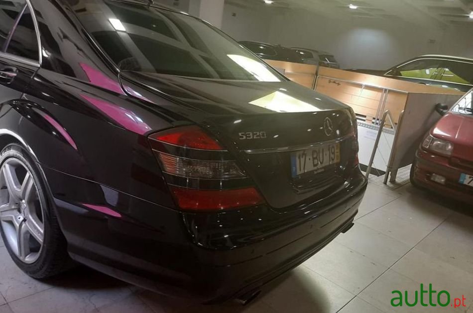 2006' Mercedes-Benz S-320 photo #2