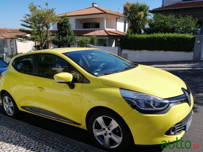 2014' Renault Clio photo #1