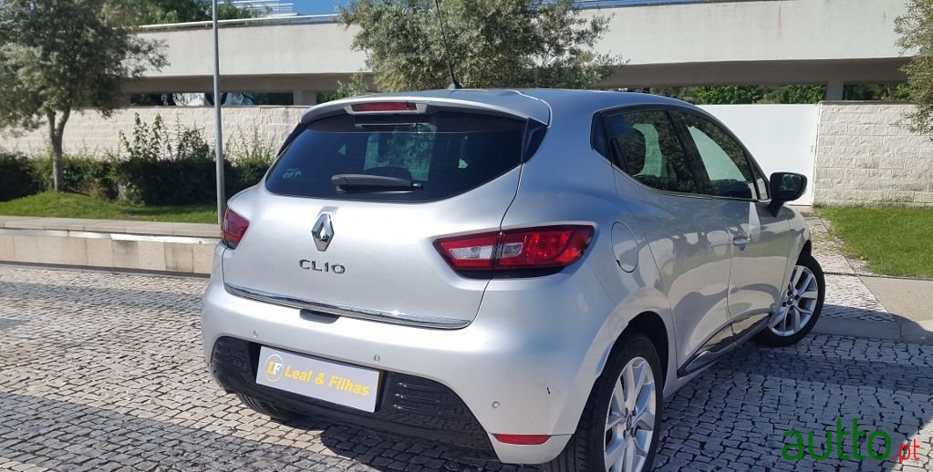 2019' Renault Clio photo #5