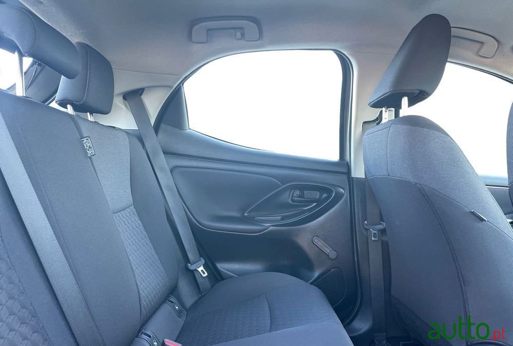 2023' Toyota Yaris photo #6