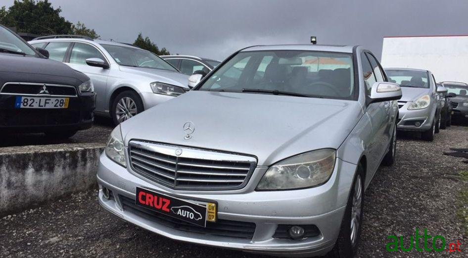 2008' Mercedes-Benz C-220 photo #4