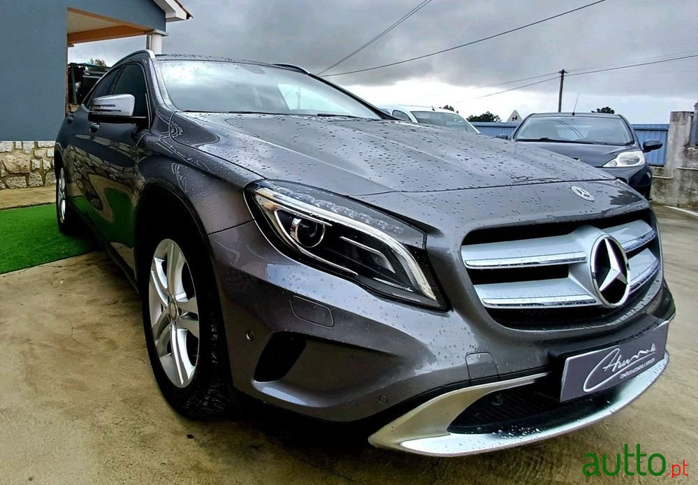 2014' Mercedes-Benz Classe Gla photo #3