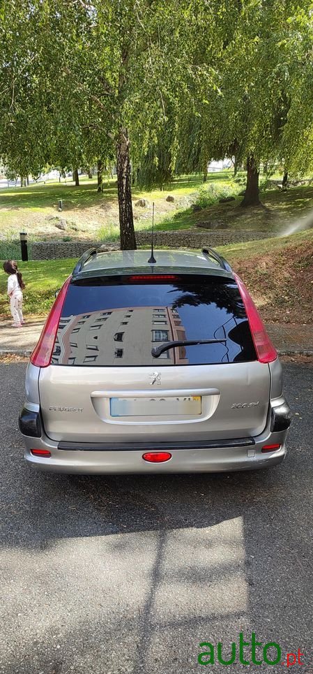 2004' Peugeot 206 Sw photo #2