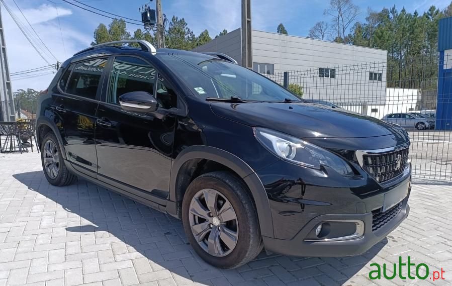 2019' Peugeot 2008 photo #5