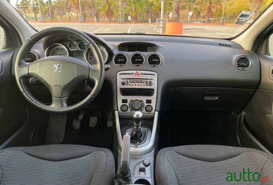 2010' Peugeot 308 Sw photo #5