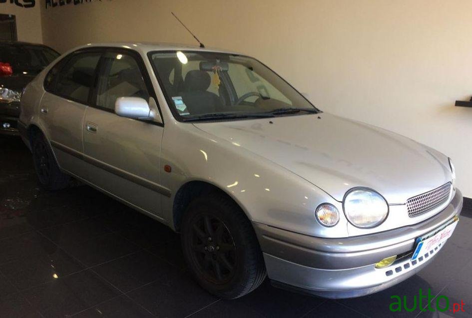 1999' Toyota Corolla Liftback 1.3 Luna photo #1