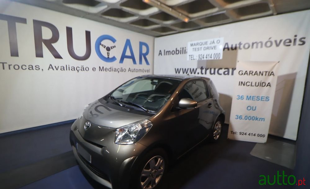 2011' Toyota iQ photo #4