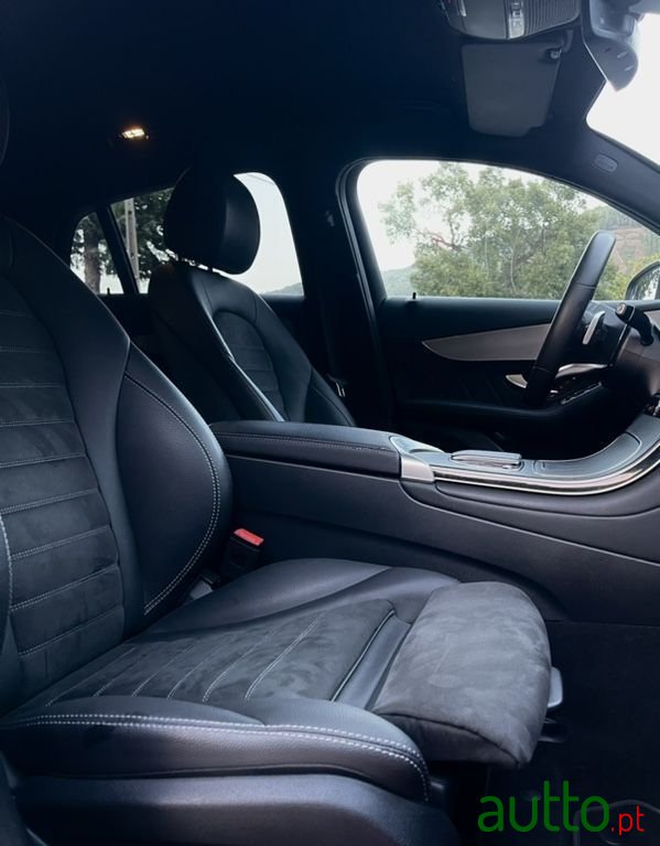 2021' Mercedes-Benz GLC 300 photo #6