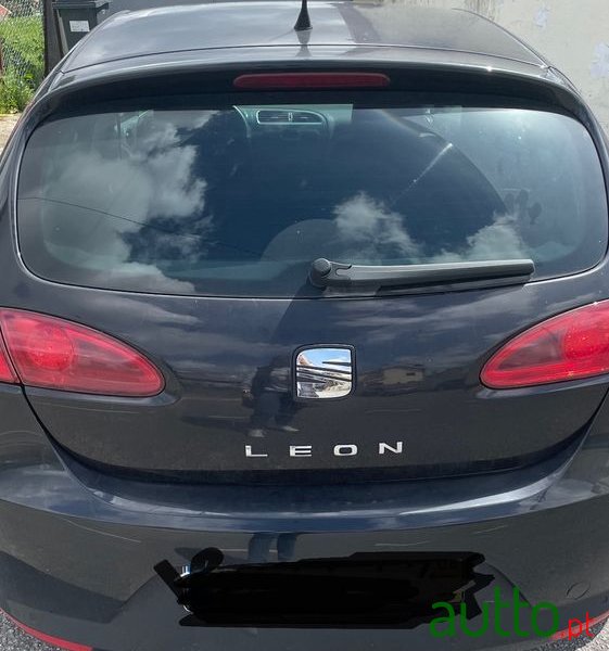 2008' SEAT Leon photo #1