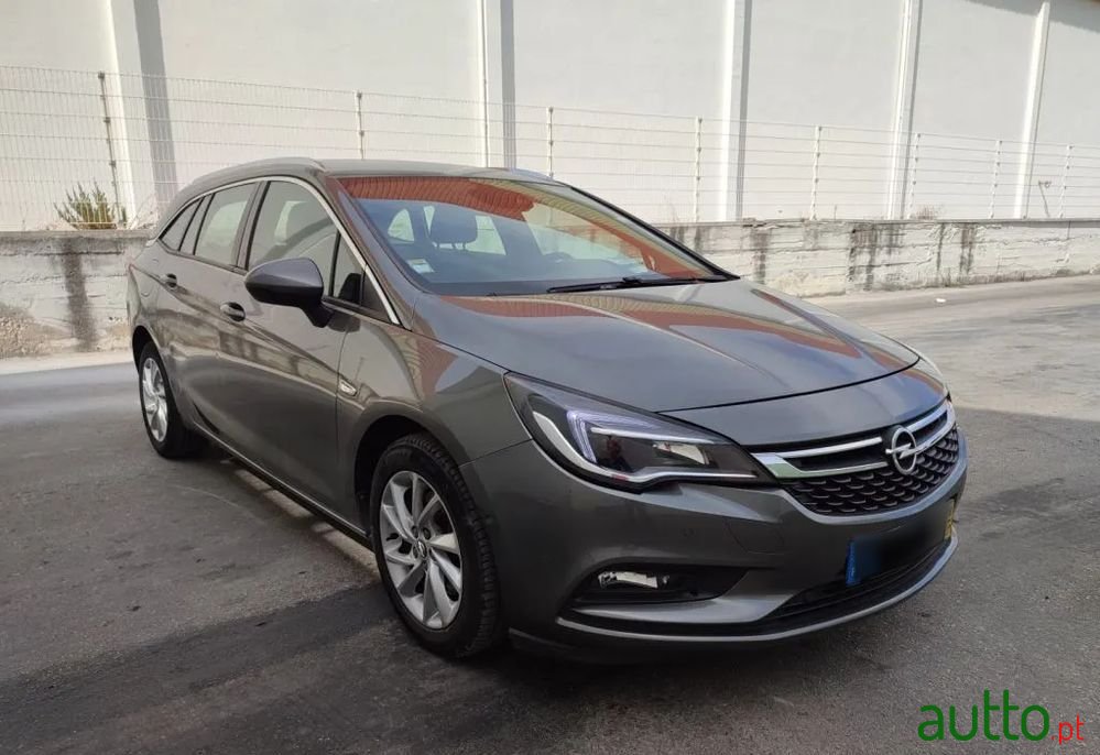 2018' Opel Astra Sports Tourer photo #2