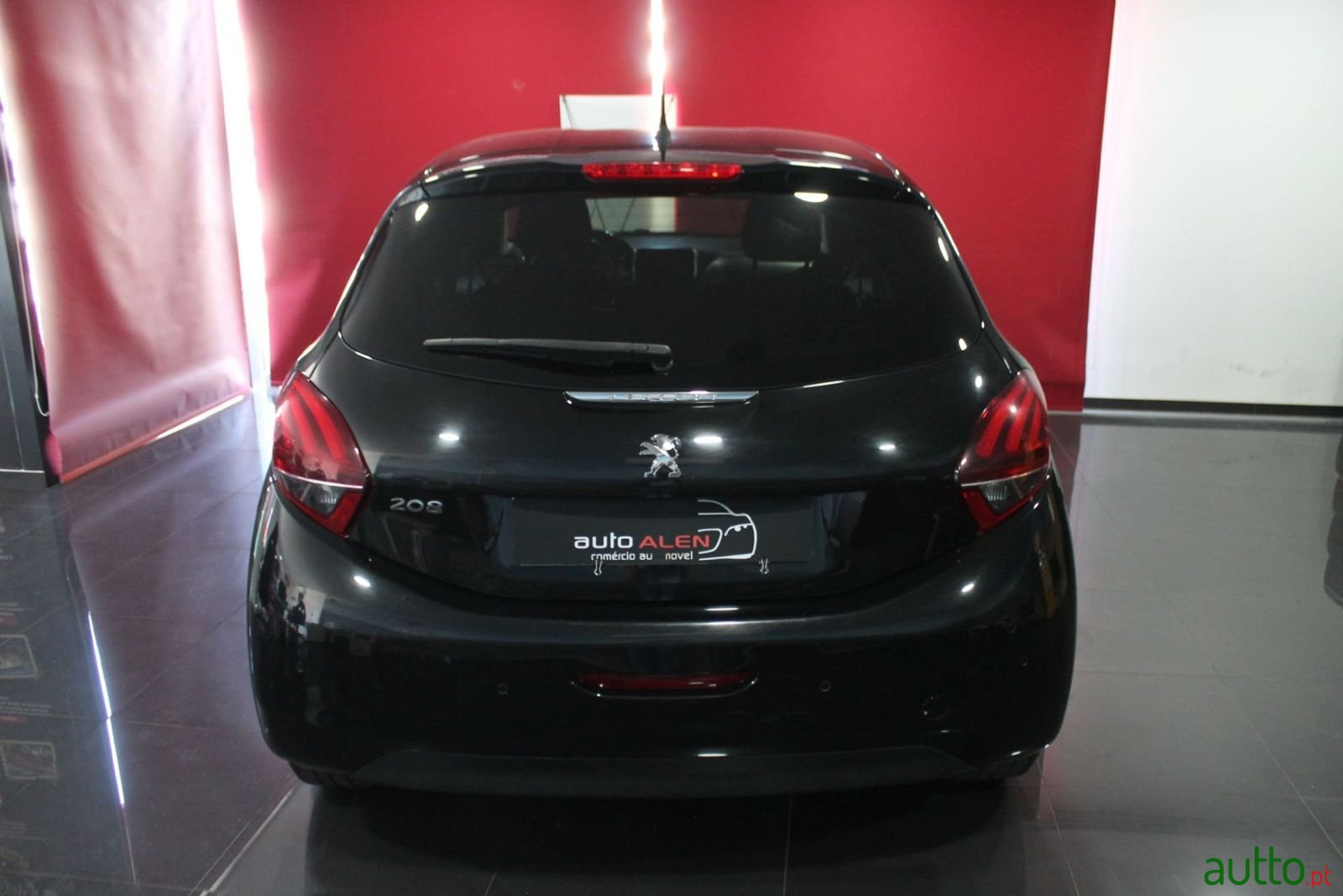 2018' Peugeot 208 photo #6