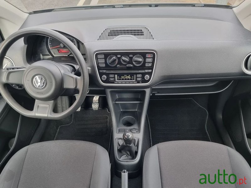 2015' Volkswagen Up! 1.0 Bluemotion Move photo #4