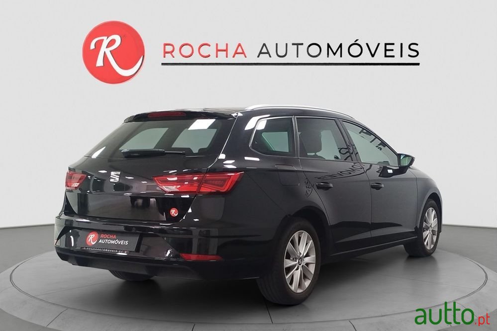 2020' SEAT Leon St photo #4