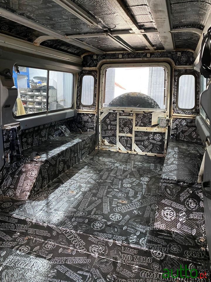 2009' Land Rover Defender 110 photo #4