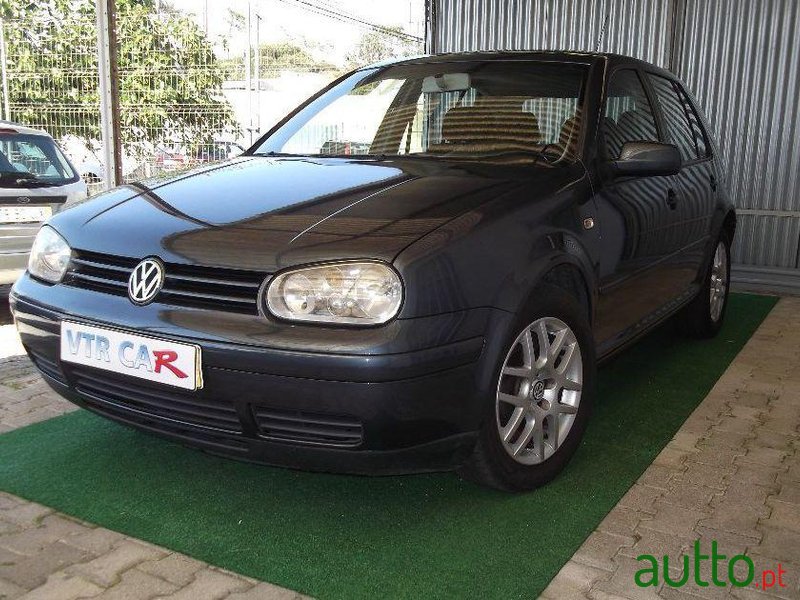 2003' Volkswagen Golf photo #1