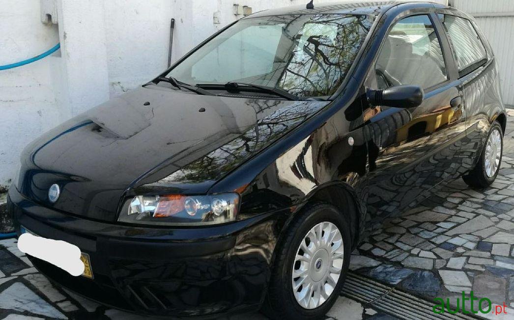 2002' Fiat Punto photo #1
