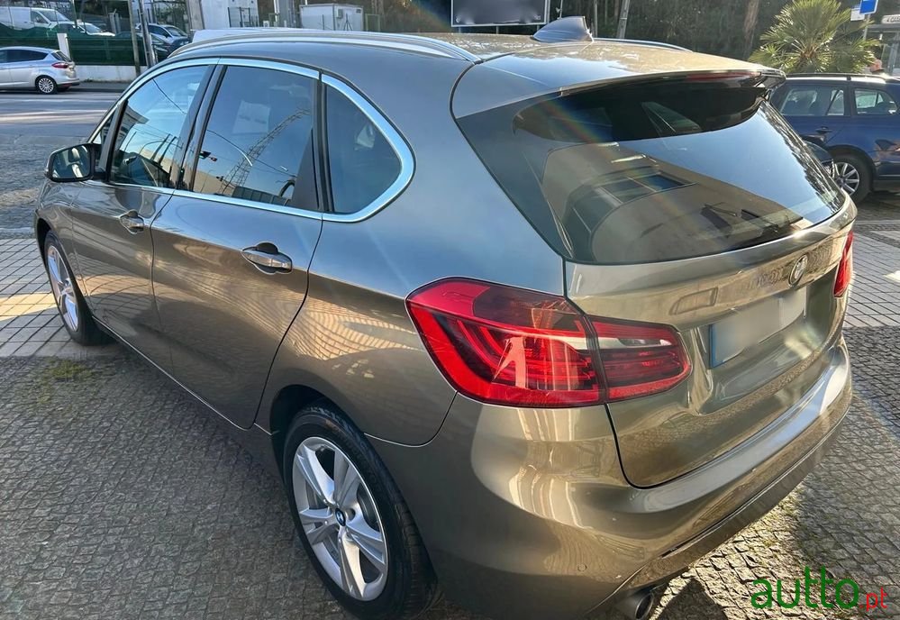 2015' BMW Série 2 D Line Luxury photo #4