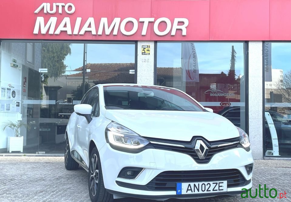2019' Renault Clio photo #2