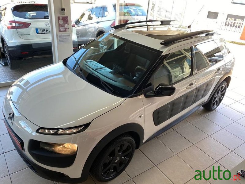 2015' Citroen C4 Cactus photo #3