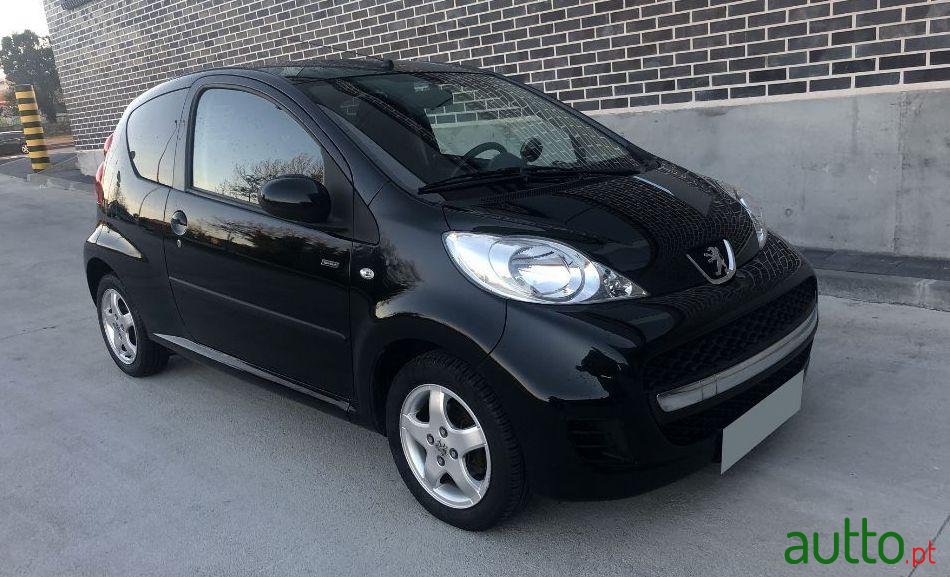 2012' Peugeot 107 Sportium (Full Extras) photo #2